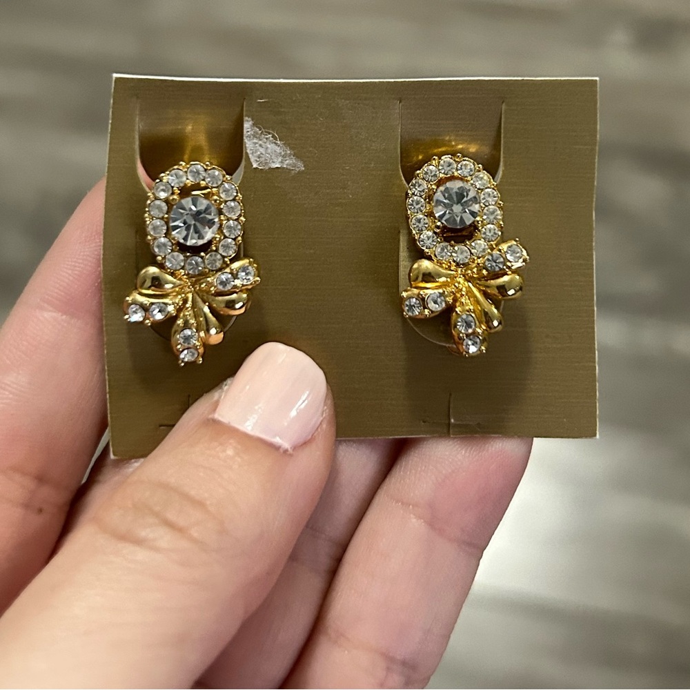 NWT Gold & Clear Classic Statement Clip On Earrings